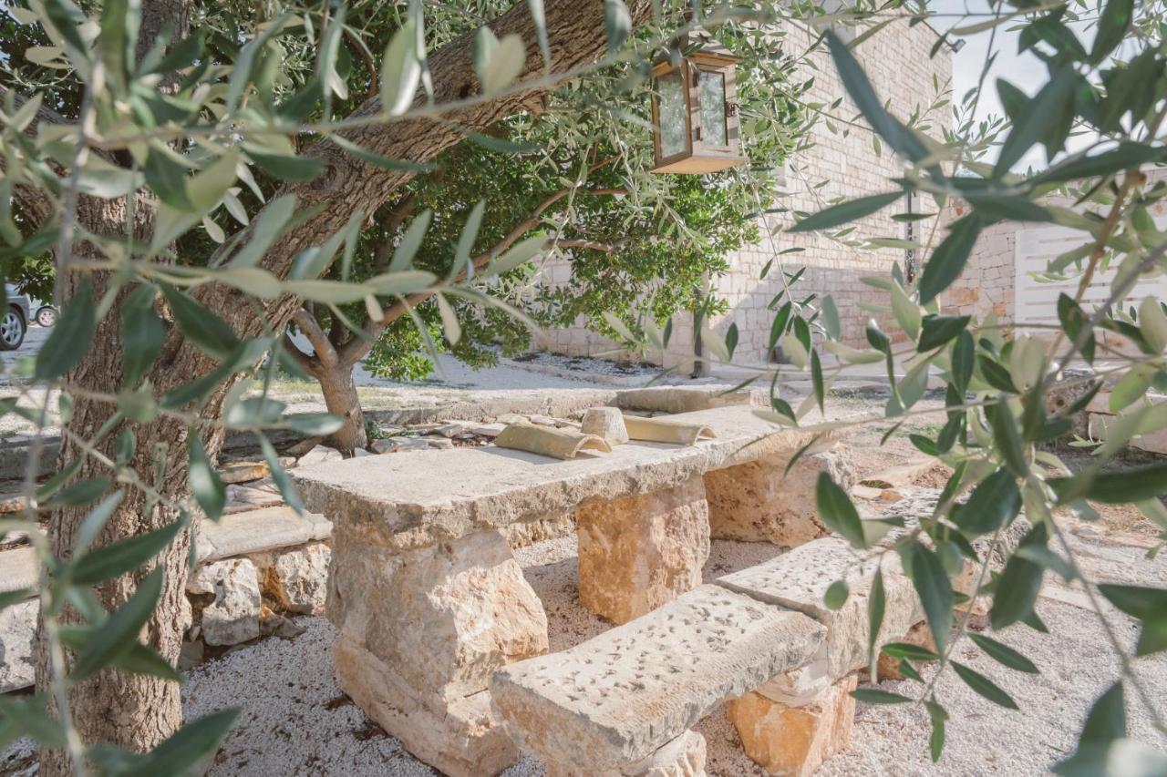 Trulli Harmonia Con Piscina - ألبيروبيللو المظهر الخارجي الصورة